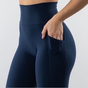 🎃SALE🎃 Surface Pocket Legging